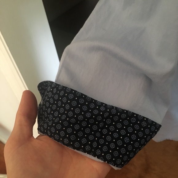 ❗️H&M Button Down Shirt - Picture 3 of 3